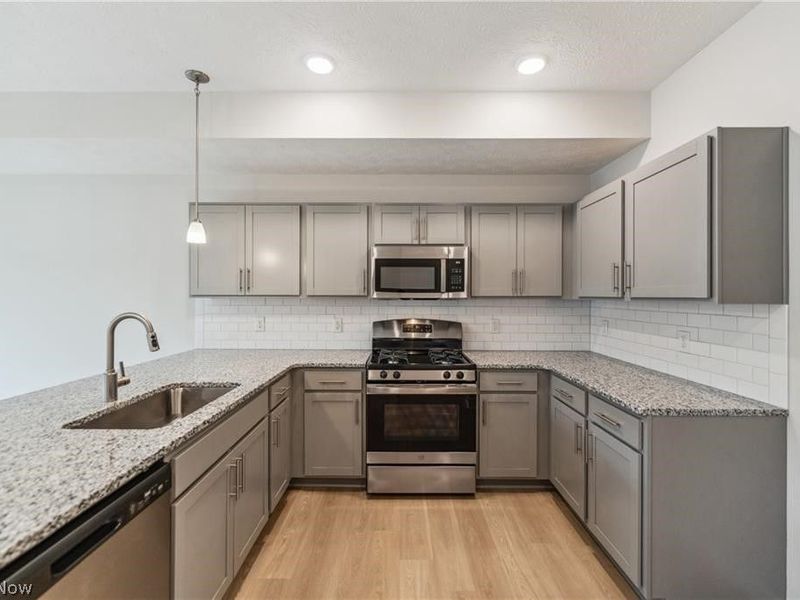 3508 Bushwillow Drive, Green, OH 44685 Photo 16