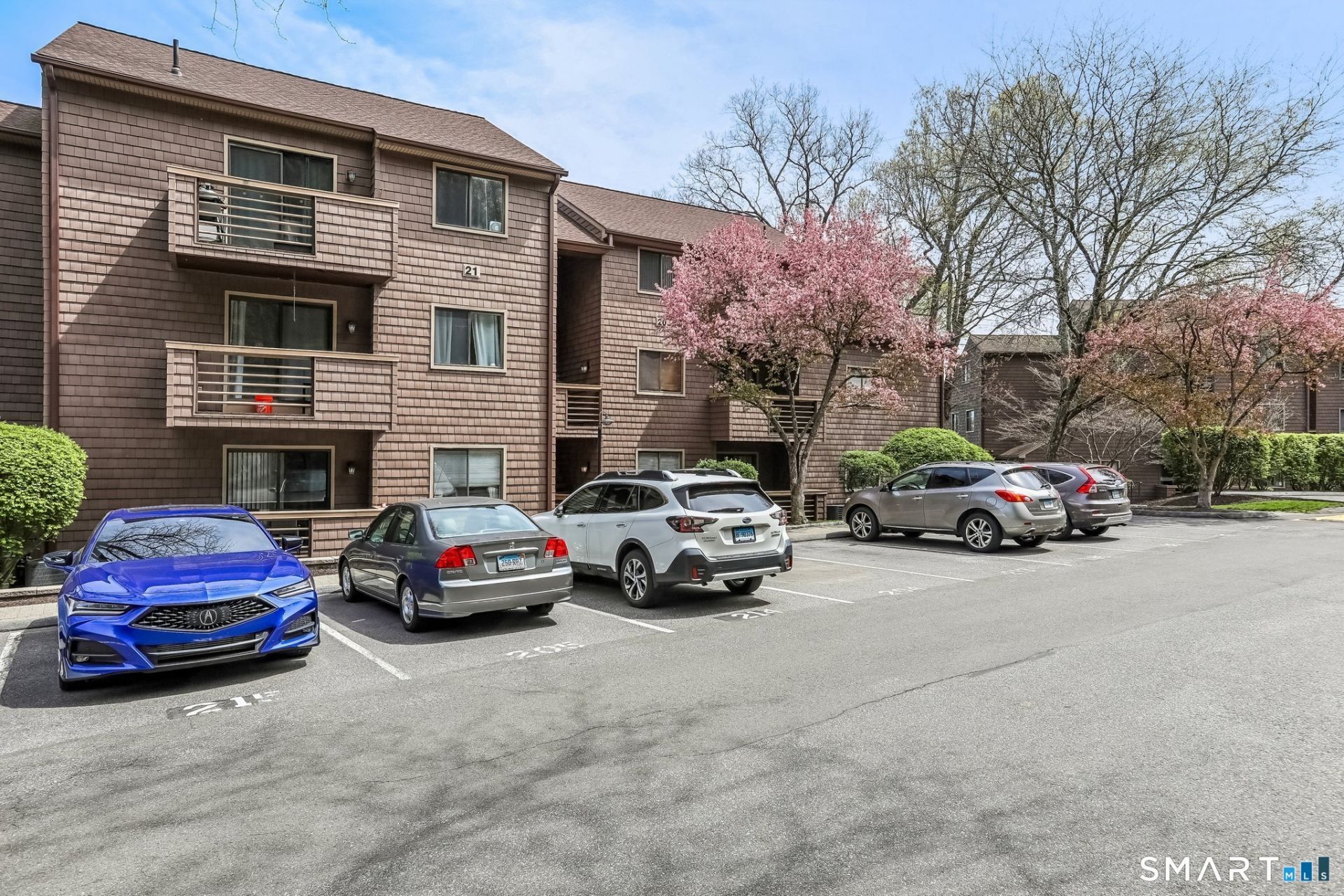 166 Old Brookfield, Unit 20A5, Danbury, CT 06811 Main Photo