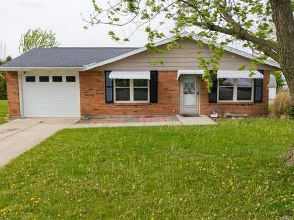 904 Daisy Drive, Wapakoneta, OH 45895