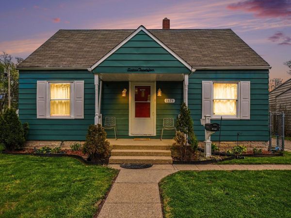 1624 College Street, South Bend, IN 46628