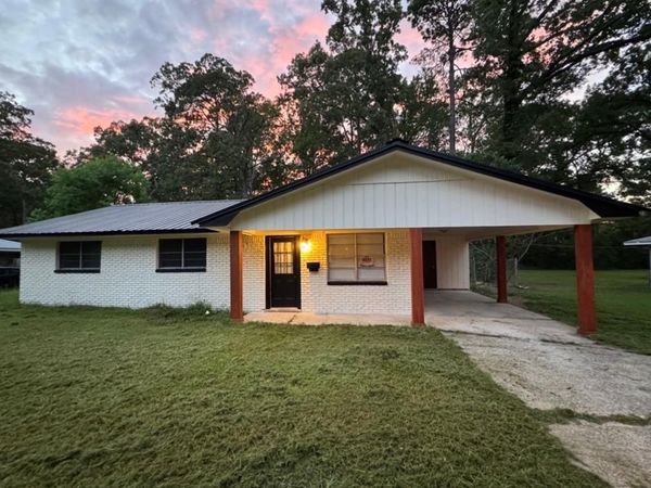 712 NE 5th Street, Springhill, LA 71075