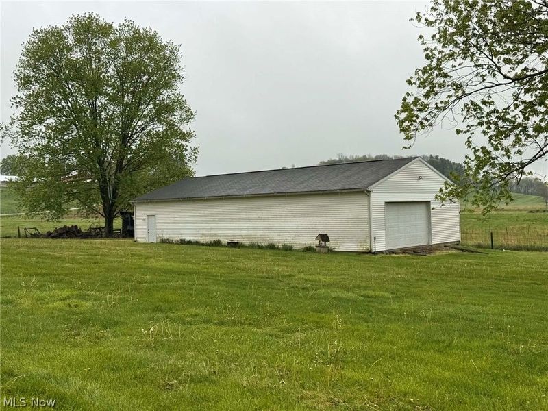 4256 Arbor Road NE, Mechanicstown, OH 44651 Photo 4