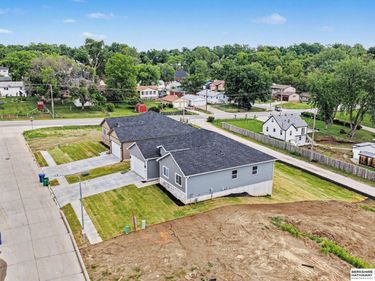 7611 S 33 Avenue, Omaha, NE 68147