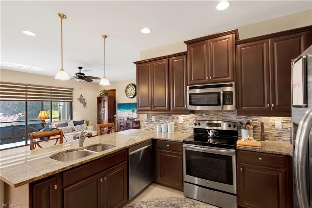 15116 Summit Place Cir, Unit 213, Naples, FL 34119 Photo