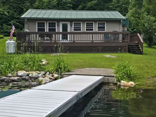 16 West Shore Drive, Tinmouth, VT 05773