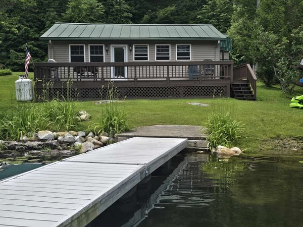 16 West Shore Drive, Tinmouth, VT 05773