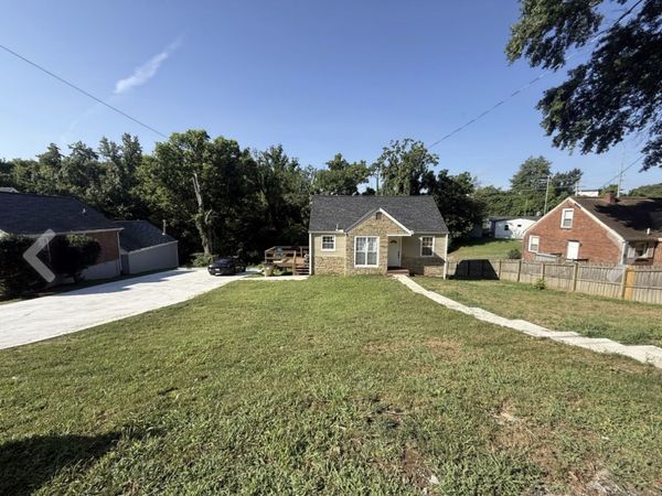 1303 Saturn Dr, Nashville, TN 37217