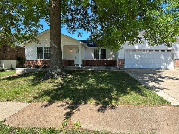 763 Wagon Ridge Drive , Fenton, MO 63026