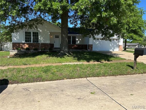 763 Wagon Ridge Drive , Fenton, MO 63026