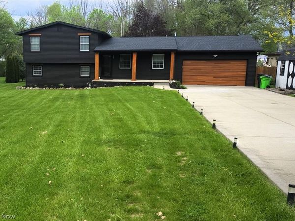 3525 Balsamwood Boulevard NW, Uniontown, OH 44685