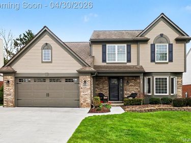 6883 Essex Court, Waterford Twp, MI 48327