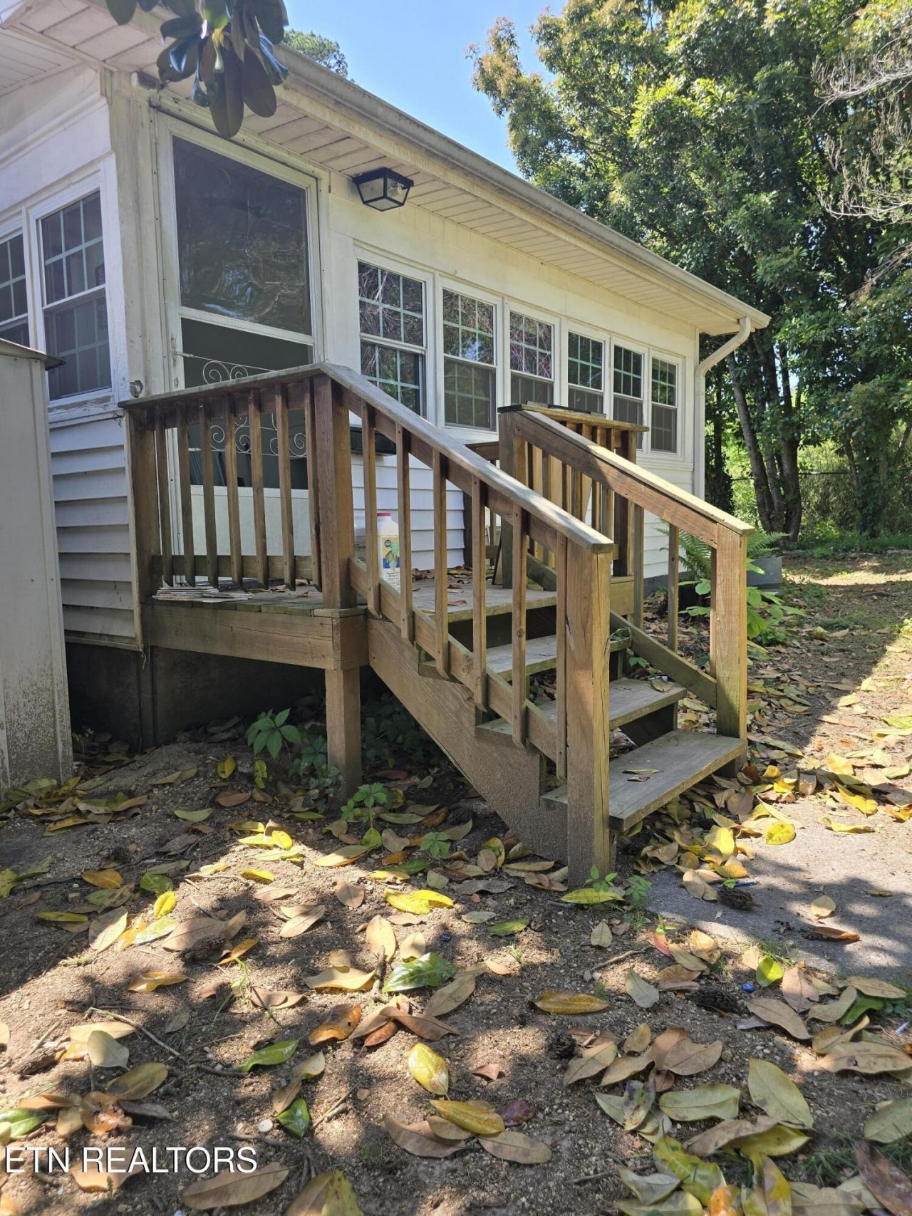 205 E Tennessee Ave, Oak Ridge, TN 37830 Main Photo