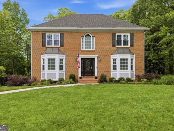 5001 Willow Creek Drive, Woodstock, GA 30188