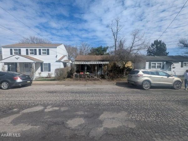 1602 16th Ave , Beaver Falls, PA 15010