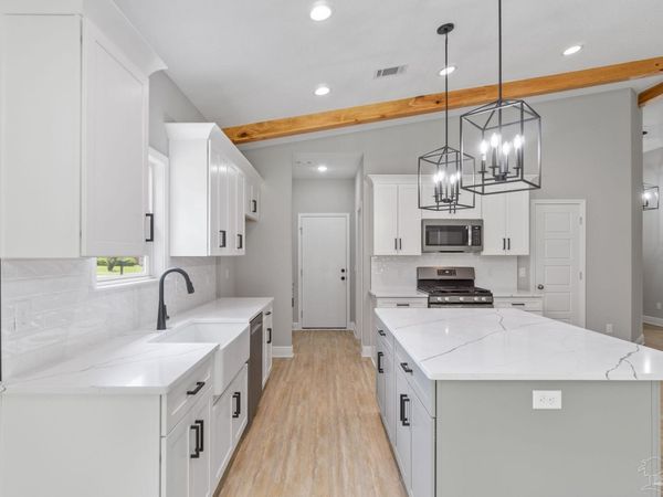 8314 Vickie St, Pensacola, FL 32514