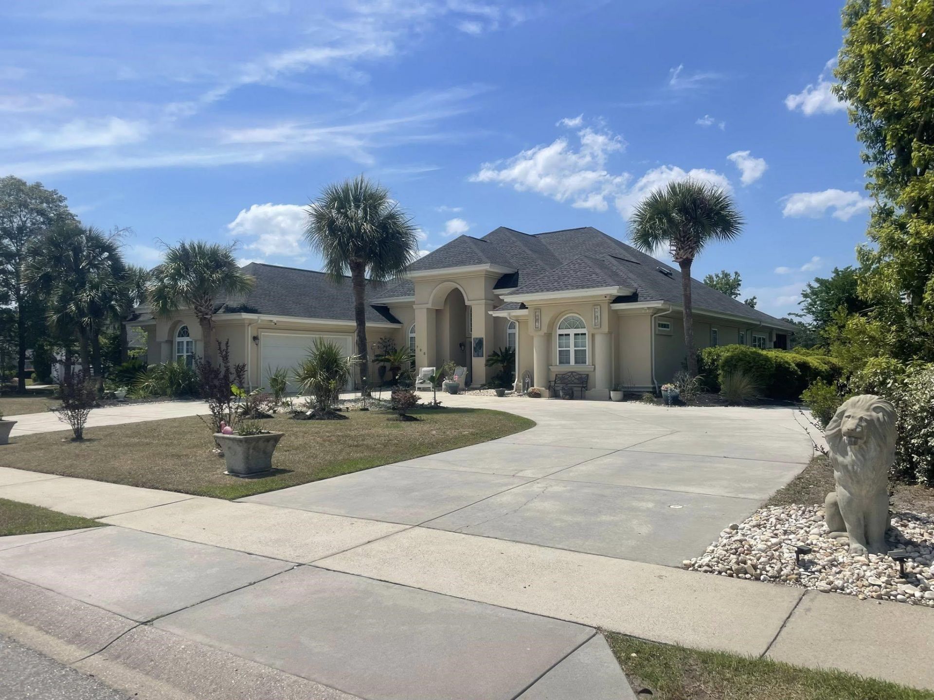 798 Oxbow Dr. Photo 2