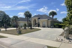 798 Oxbow Dr. photo 4