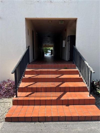 830 Wiggins Pass Rd, Unit 8, Naples, FL 34110 Photo