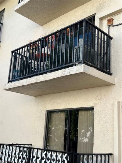 830 Wiggins Pass Rd, Unit 8, Naples, FL 34110 Photo