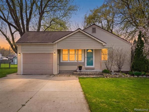 23564 Donaldson Street , Clinton Twp, MI 48035