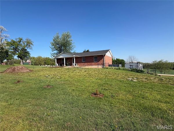 4529 Highway 50 , Leslie, MO 63056