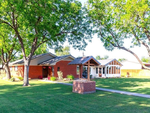 305 N Avenue K E , Haskell, TX 79521