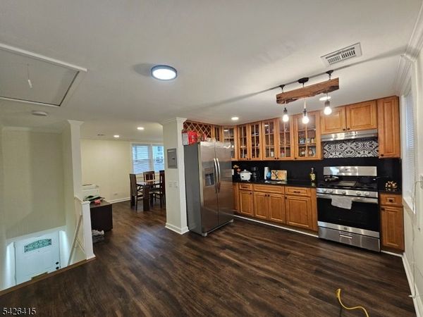 1605 North Wood Ave, Roselle, NJ 07203