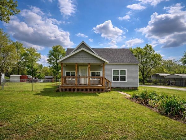 300 Reine Str., Mena, AR 71953