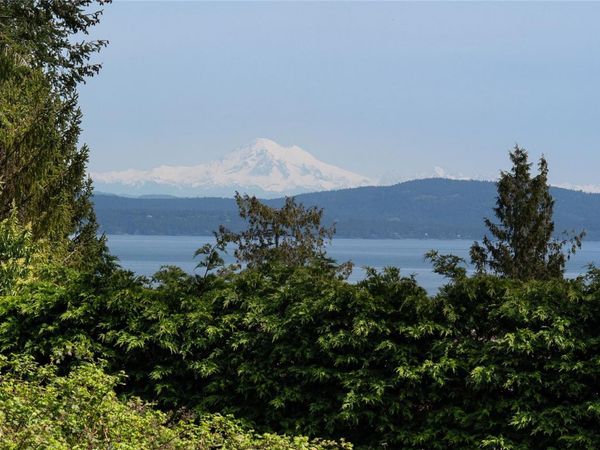 805 Yole Pl , Saanich, BC V8Y 3B1