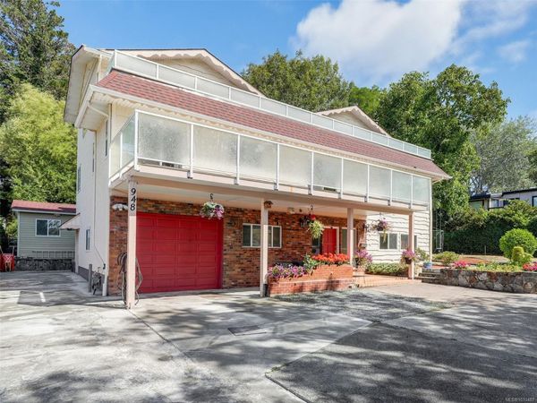 948 McKenzie Ave , Saanich, BC V8X 3G5