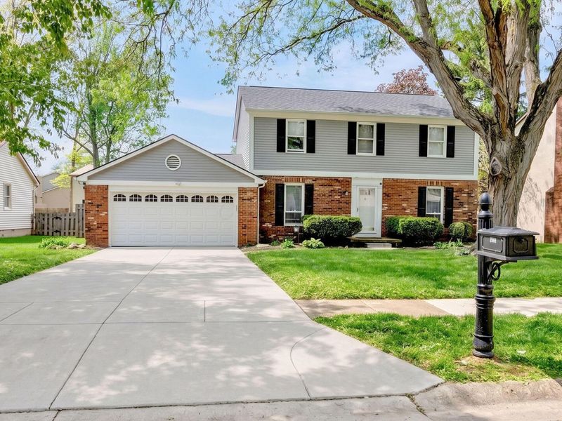 7647 Smoketree Court, Columbus, OH 43235 Photo 1