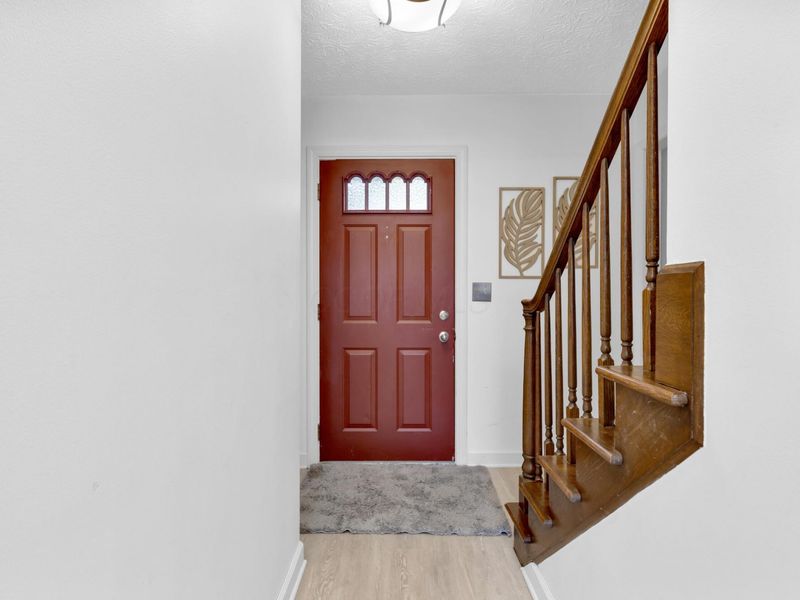 7647 Smoketree Court, Columbus, OH 43235 Photo 3