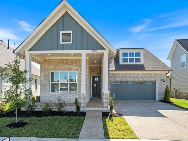 10283 LOUANNE DR, Collierville, TN 38017