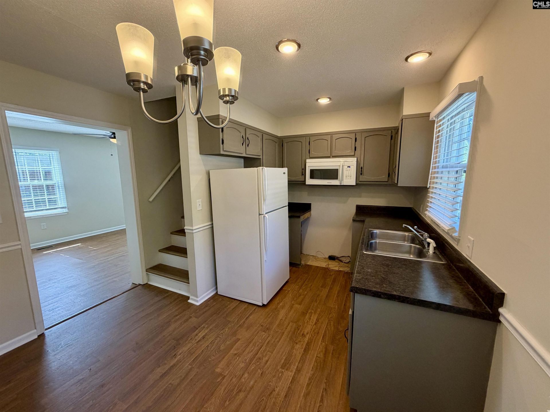 2900 Park Street  Photo 4