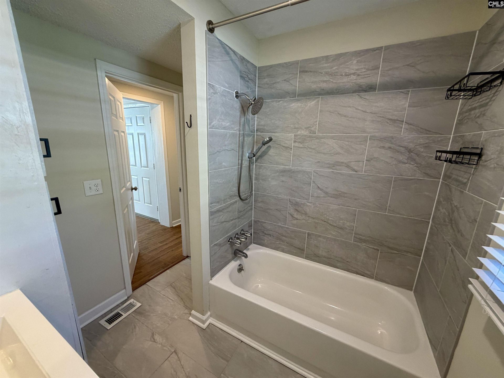 2900 Park Street Photo 9