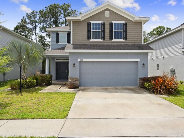 692 NE Turtleback Trail, Port St. Lucie, FL 34983