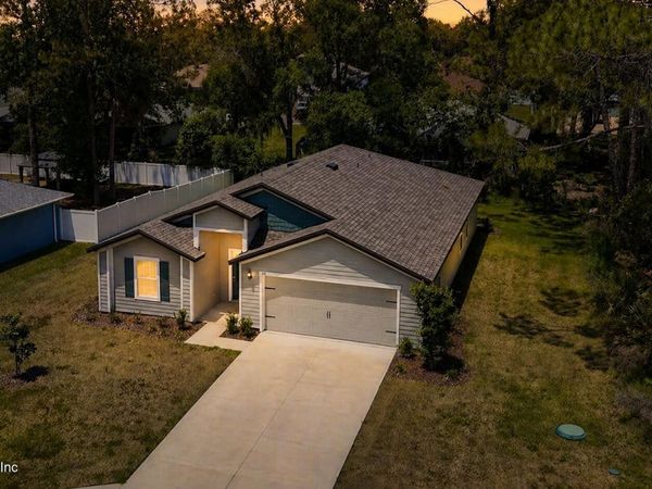 33 PINEAPPLE Drive, Palm Coast, FL 32164