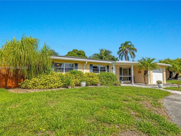 4051 NE 17th Ter , Pompano Beach, FL 33064