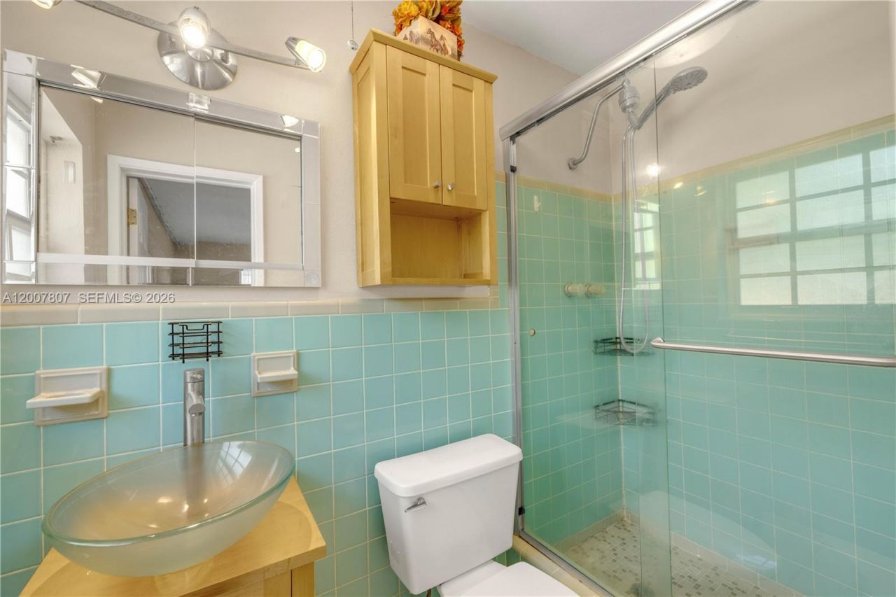 4051 NE 17th Ter, Pompano Beach, FL 33064 Photo