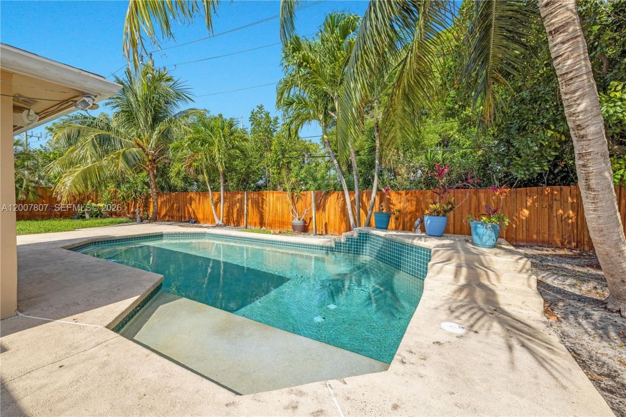 4051 NE 17th Ter, Pompano Beach, FL 33064 Photo