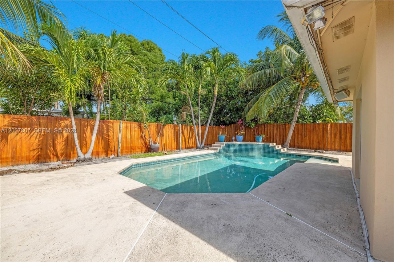 4051 NE 17th Ter, Pompano Beach, FL 33064 Photo