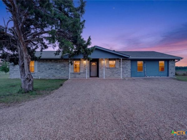 9406 N Highway 77 , Burlington, TX 76519