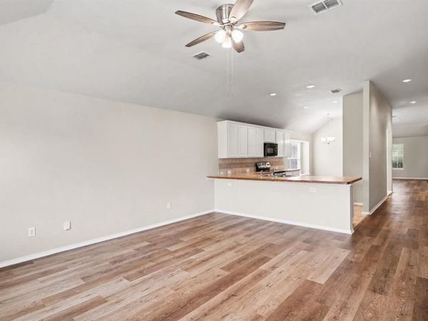 633 Horn Street , Crowley, TX 76036