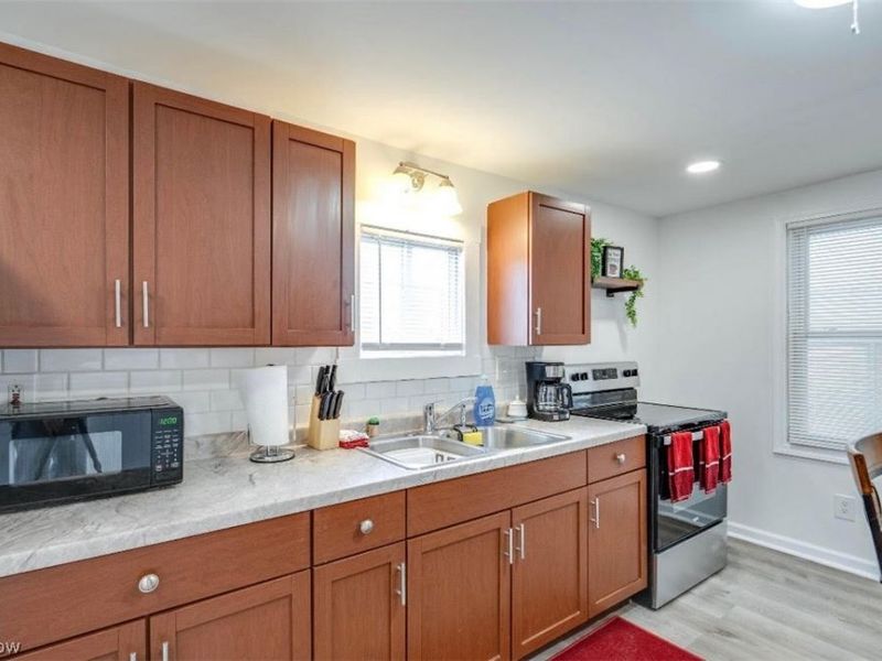 4924 Pearl Road, Cleveland, OH 44109 Photo 2