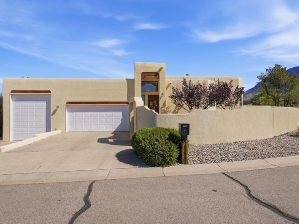 2873 Brushwood Street NE, Albuquerque, NM 87122