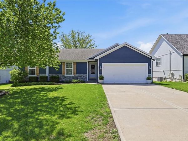 20903 W 224th Street, Spring Hill, KS 66083
