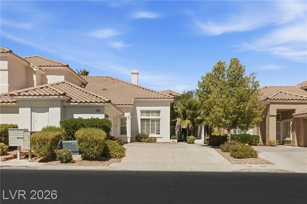 9208 Sunnyfield Drive, Las Vegas, NV 89134 Main Photo