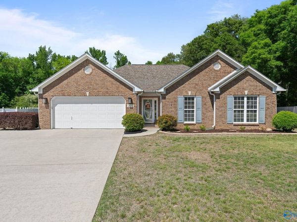 201 Deer Tracks Circle, Owens Cross Roads, AL 35763