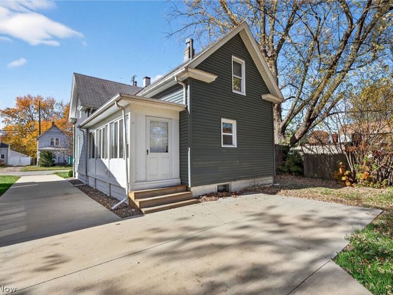 612 Thayer Avenue, Ashtabula, OH 44004 Photo 3