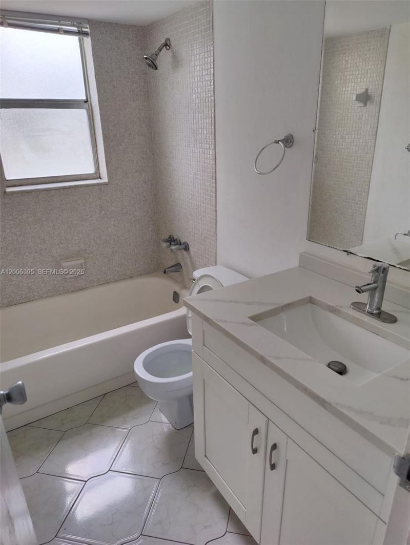1810 N Lauderdale Ave , Unit 2204, North Lauderdale, FL 33068 Photo